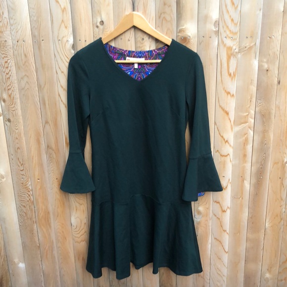 Jude Connally Dresses & Skirts - Jude Connally emerald green flared sleeve dress XS